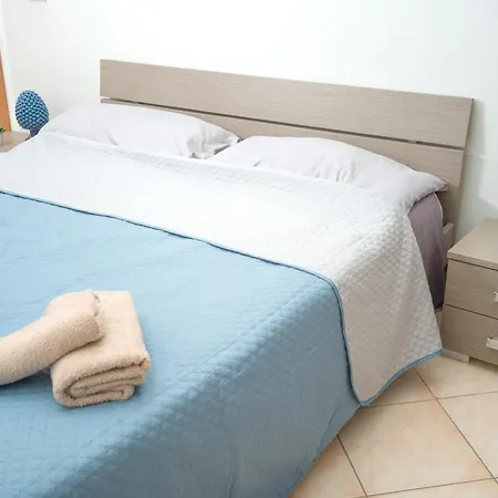 דירה - Casetta Del Pescatore איסולה דלה פמינה