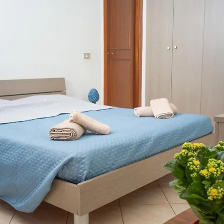 - Casetta Del Pescatore إزولا ديلي فيمين